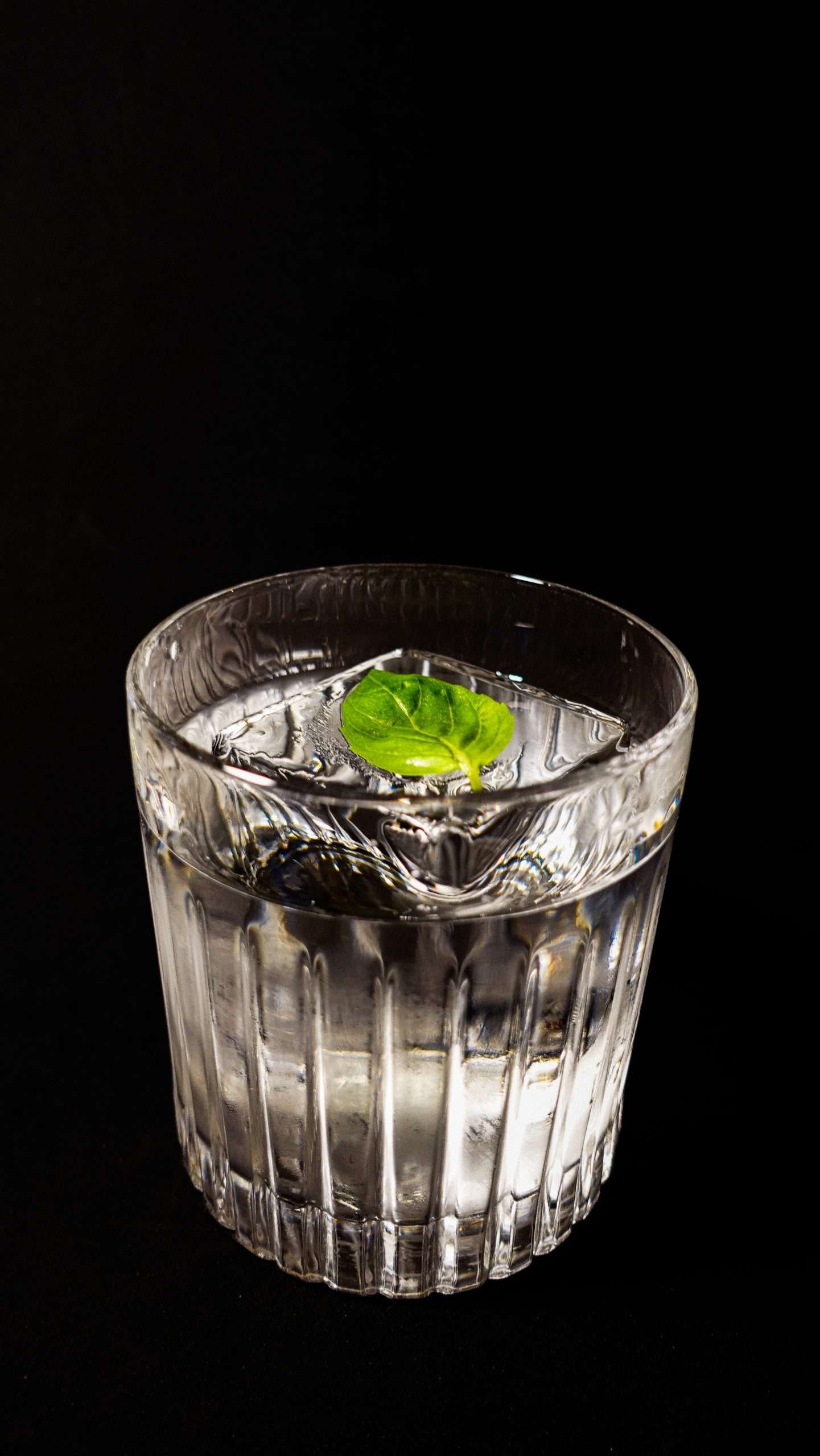 Dettaglio di un drink al cocktail bar Magellano a Lucca