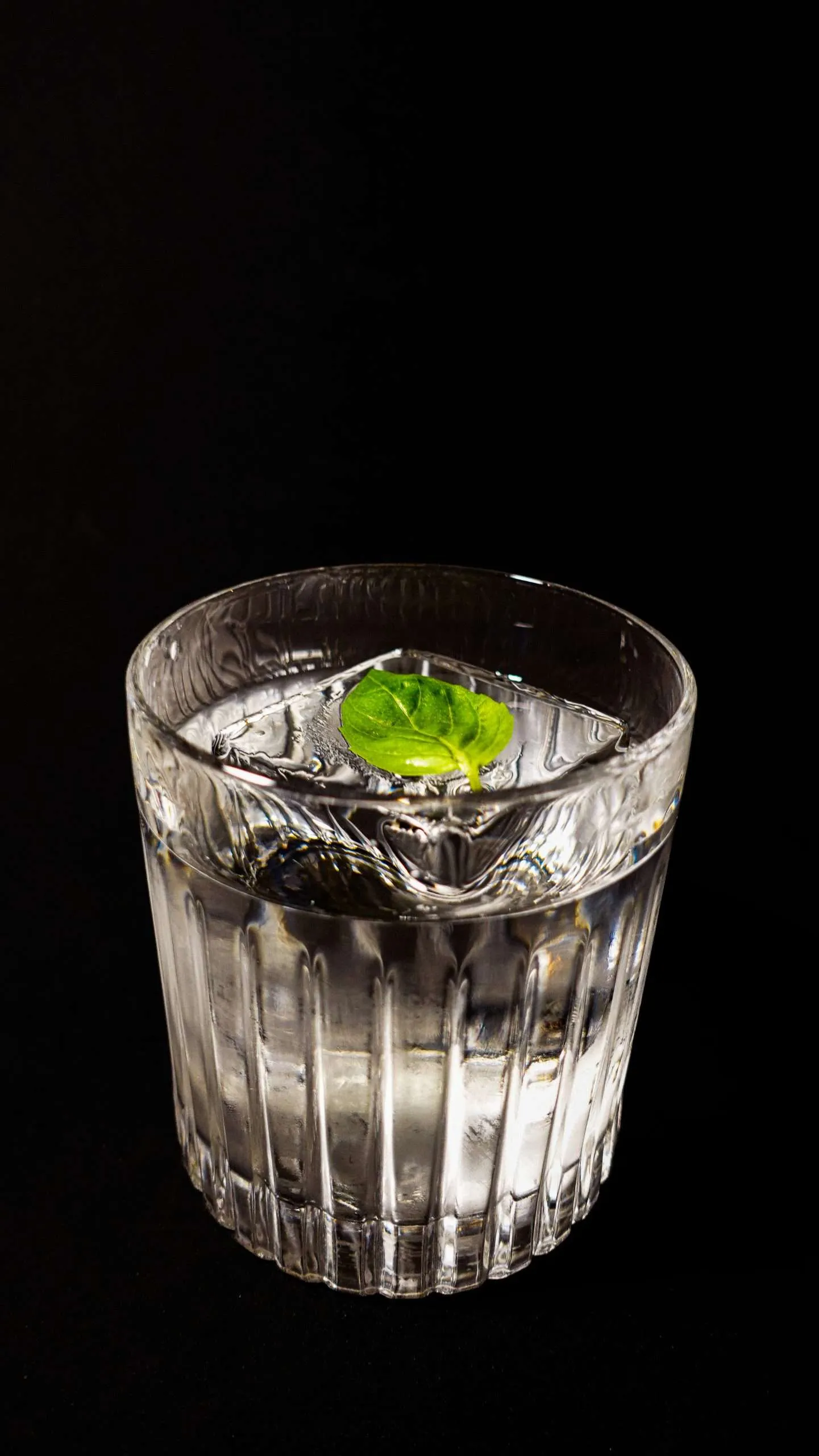 Dettaglio di un drink al cocktail bar Magellano a Lucca